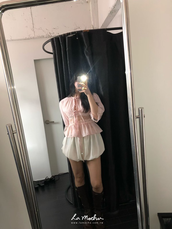 蕾絲袖微透綁帶上衣
